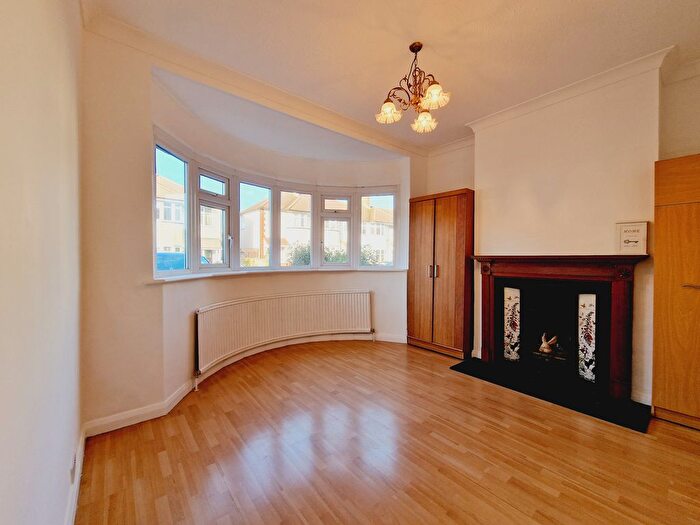 4 Bedroom Semi-Detached House To Rent In Heston Road, Hounslow, TW5