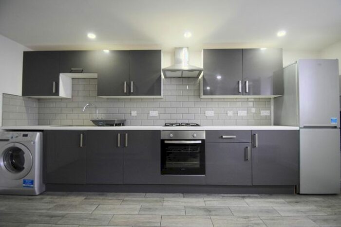 4 Bedroom Terraced House To Rent In City Road, Roath, CF24