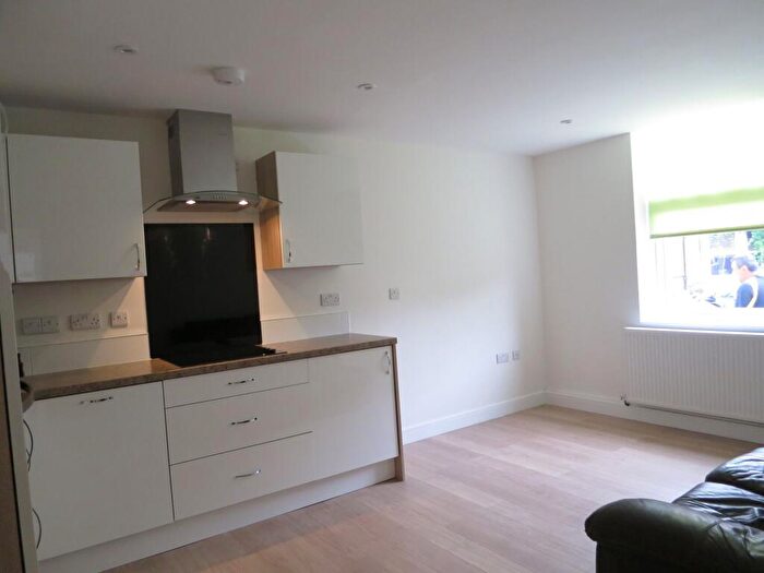 3 Bedroom Flat To Rent In Edward Road, Nottingham, NG2
