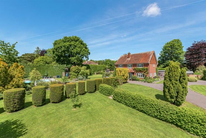 4 Bedroom Detached House For Sale In Bell Lane, Cocking, Midhurst, GU29