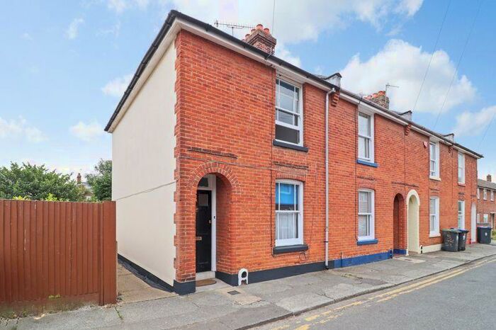 3 Bedroom Semi-Detached House To Rent In Wincheap, CT1