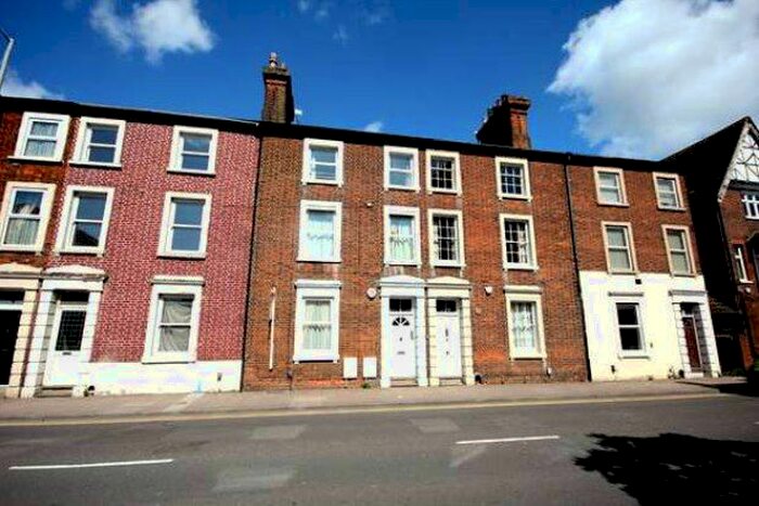 1 Bedroom Flat To Rent In Ashburnham Road, Bedford, MK40