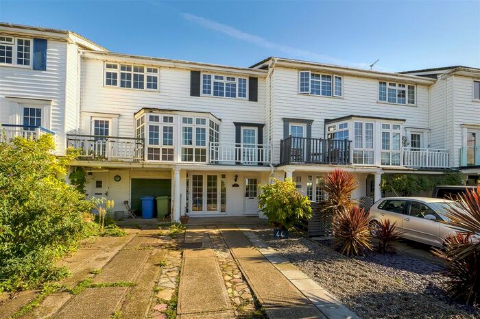 4 Bedroom Town House For Sale In Conyer Quay, Conyer, Sittingbourne, ME9