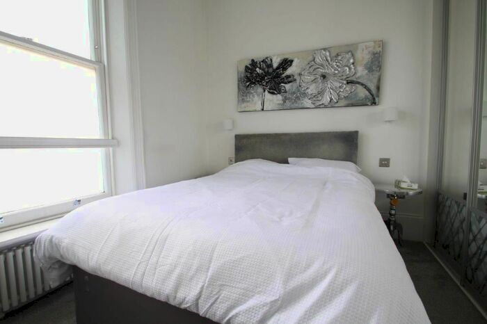 1 Bedroom Flat To Rent In Airlie Gardens, London, W8