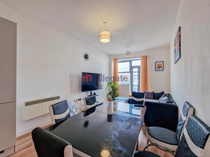 2 Bedroom Flat To Rent In Chichester Road, Southend-On-Sea, SS1