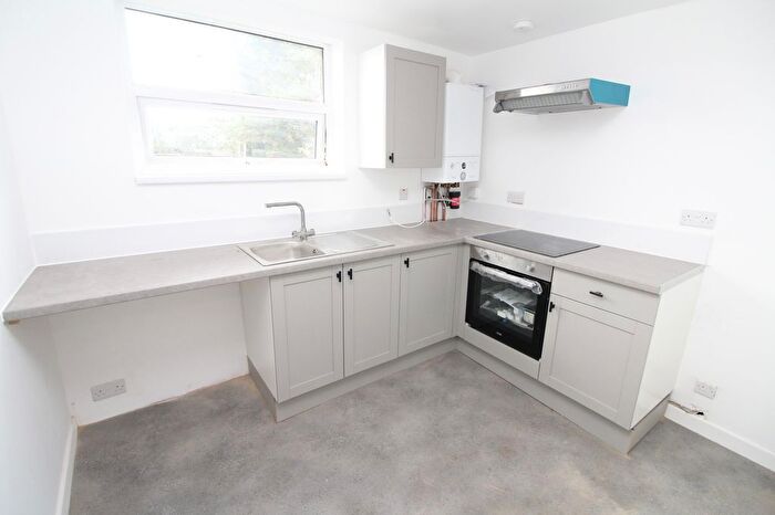 2 Bedroom Maisonette To Rent In Luton Road, Chatham, ME4