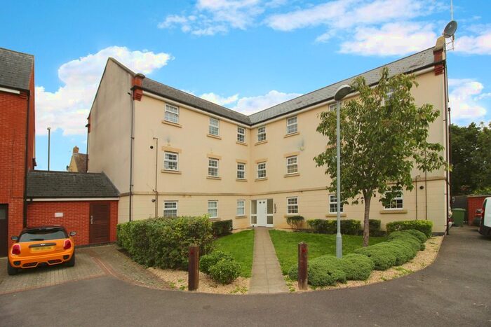 2 Bedroom Flat To Rent In Deneb Drive, Oakhurst, Swindon, SN25