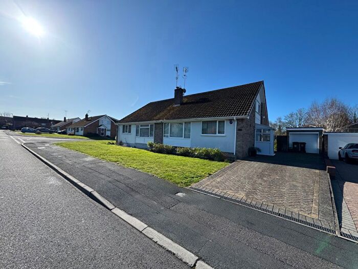 3 Bedroom Bungalow For Sale In Thornbury, Nr Bristol, BS35