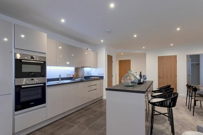 2 Bedroom Flat To Rent In Sutton Court Road, Sutton, SM1