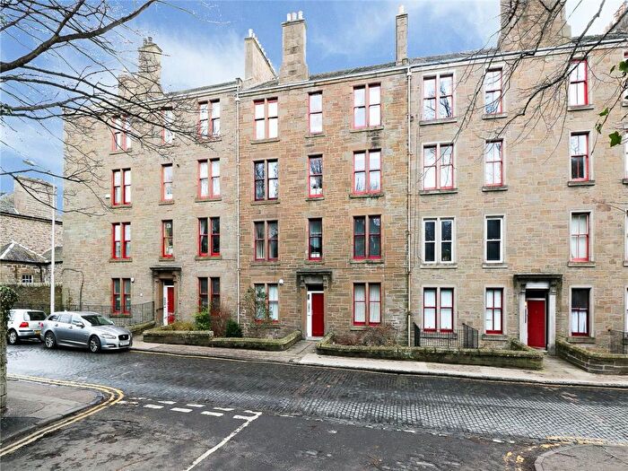 1 Bedroom Flat To Rent In Roseangle, West End, Dundee, DD1