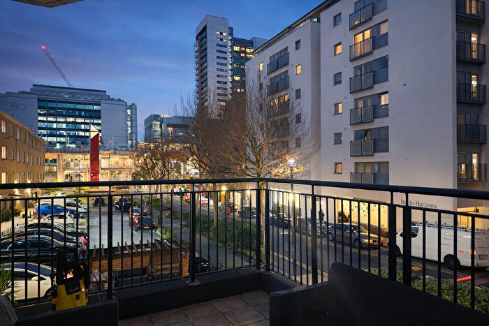 3 Bedroom Flat To Rent In Newport Avenue, London, E14