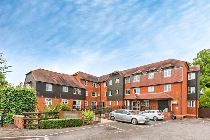 1 Bedroom Flat For Sale In Mill Stream Court, Abingdon, OX14
