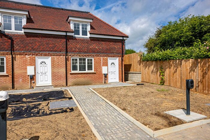 2 Bedroom Flat To Rent In Brighton Road, Hooley, CR5