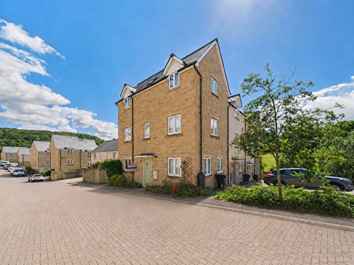 4 Bedroom Town House For Sale In Vicarage Drive, Mitcheldean, GL17