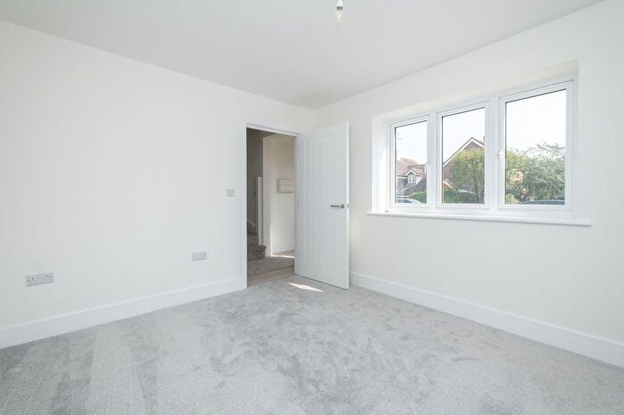 2 Bedroom Detached House For Sale In Bayfield, Painters Forstal, ME13