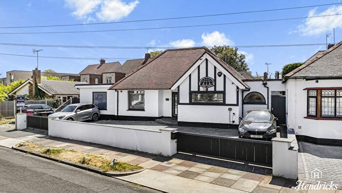 5 Bedroom Detached Bungalow For Sale In Eaton Road, Leigh-On-Sea, SS9