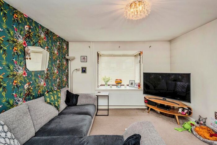 3 Bedroom Bungalow For Sale In Langer Way, Clydach, Swansea, SA6
