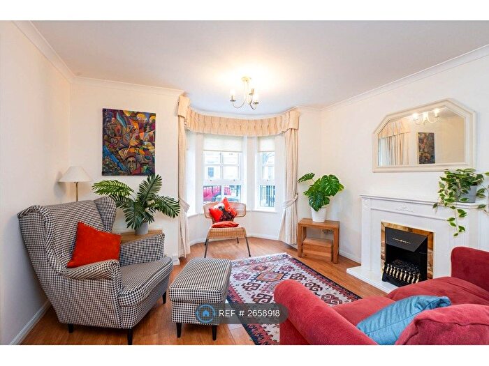 2 Bedroom Flat To Rent In Mcdonald Road, Edinburgh, EH7