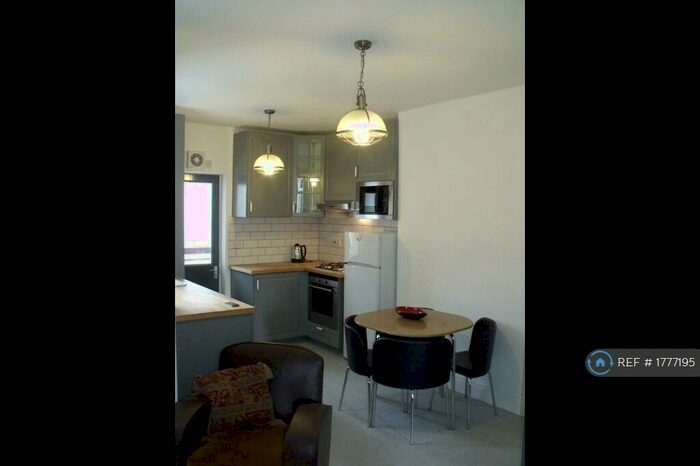 2 Bedroom Flat To Rent In Corfield Street, London, E2