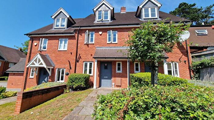 3 Bedroom Town House To Rent In Weather Oaks, Birmingham, B17