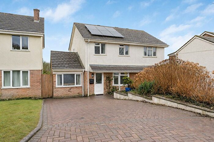 4 Bedroom Semi Detached House For Sale In Bosvean Road, Shortlanesend, TR4