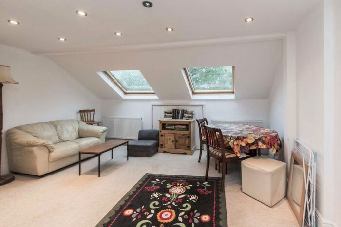 1 Bedroom Flat To Rent In Holmewood Gardens, London, SW2