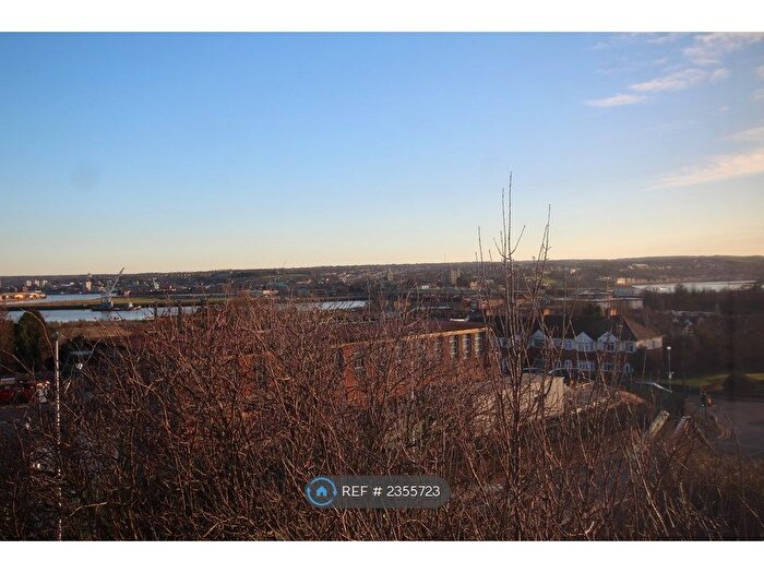 1 Bedroom Flat To Rent In Alexander Court, Rochester, ME2