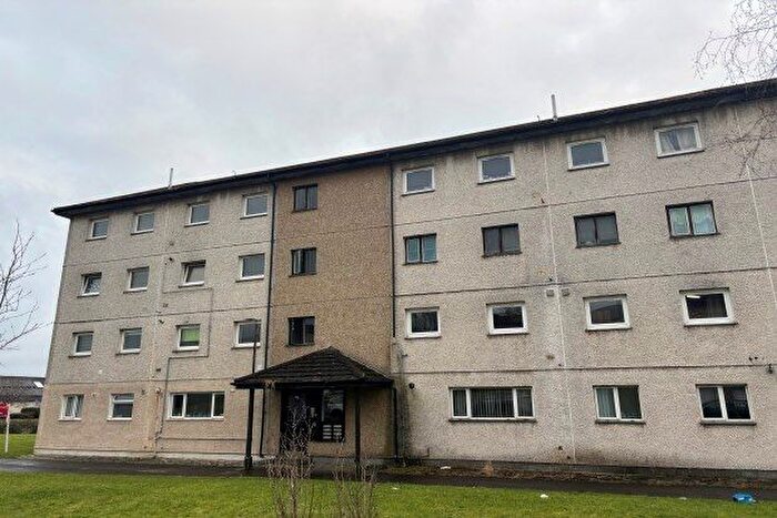 2 Bedroom Flat To Rent In Victoria Street, Livingston, EH54