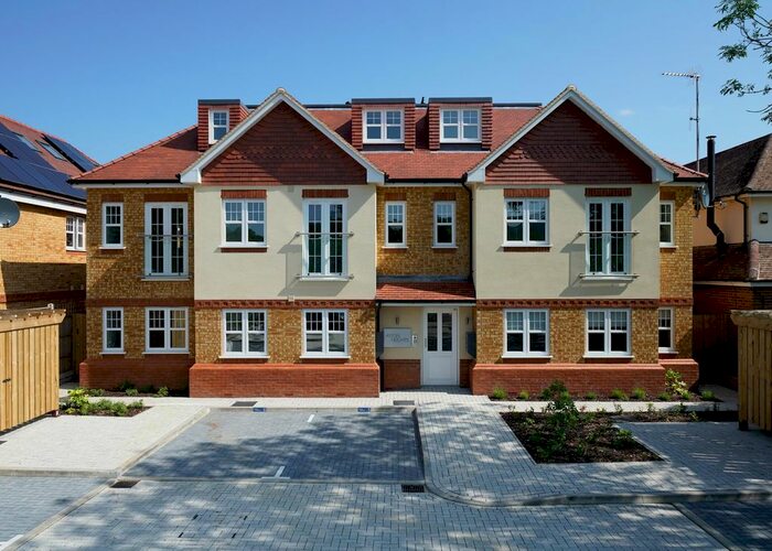 2 Bedroom Flat To Rent In London Road, Aston Clinton, Aylesbury, HP22