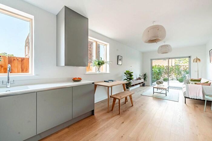 1 Bedroom Flat For Sale In Mosaic, Willesden Green, London, NW10