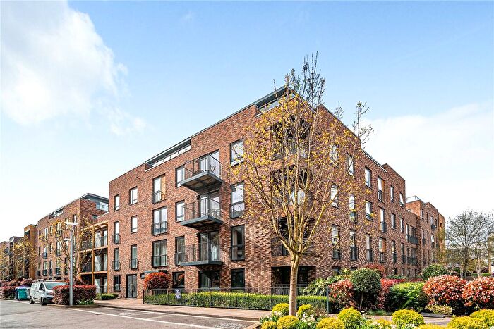 2 Bedroom Flat To Rent In Letchworth Road, Stanmore, HA7