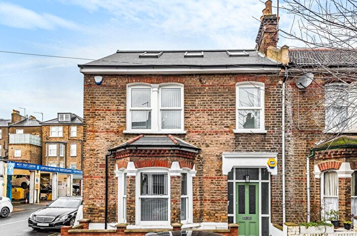4 Bedroom Detached House To Rent In Abdale Road, London, W12