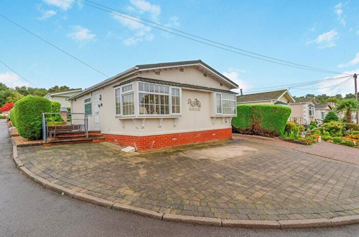2 Bedroom Mobile/park Home For Sale In Ling Road, Cannock, WS12