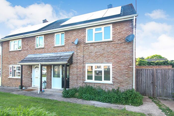 3 Bedroom Semi-Detached House For Sale In Hayes Walk, Elton, Peterborough, PE8