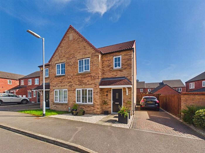 3 Bedroom Semi Detached House For Sale In Devonshire Close, Elloughton, Brough, HU15