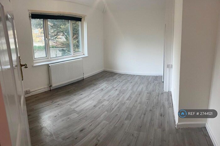 3 Bedroom Semi Detached House To Rent In Camden Gardens, Thornton Heath, CR7