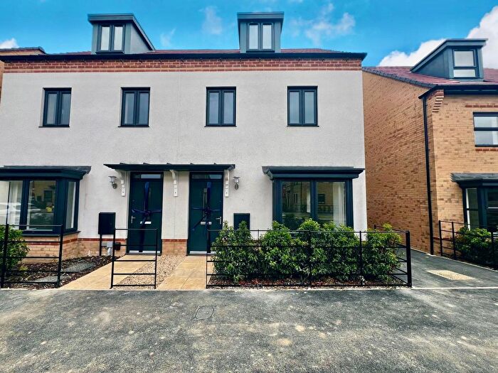 3 Bedroom Semi-Detached House To Rent In Baileys Crescent, Abingdon, OX14