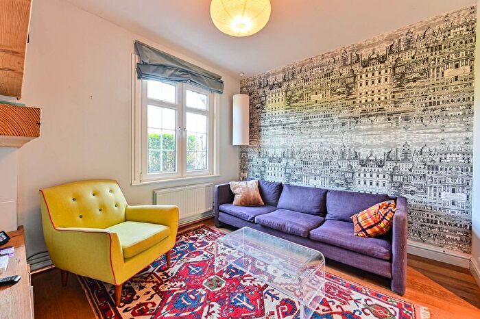 3 Bedroom Property To Rent In Braybrook Street, Shepherd's Bush, London, W12