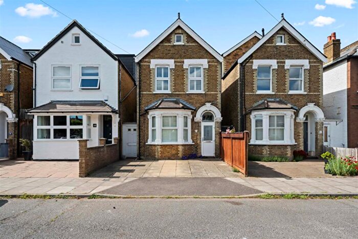 3 Bedroom Detached House For Sale In St. Albans Road, Kingston Upon Thames, KT2
