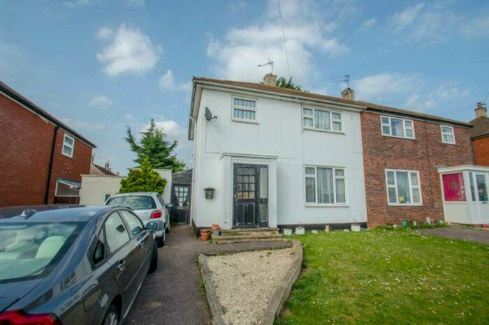 3 Bedroom Semi-Detached House For Sale In Fairfield Way, Hitchin, Hertfordshire, SG4