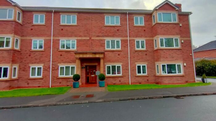 3 Bedroom Apartment To Rent In Chester Road, Wrexham, LL12