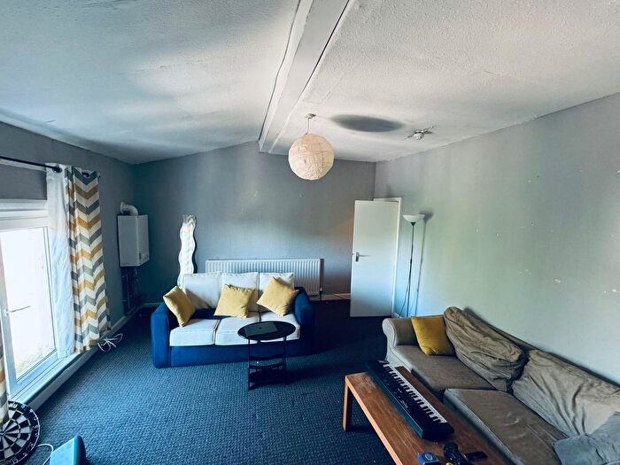 Block Of Flats To Rent In St Johns Terrace, Leeds, LS3