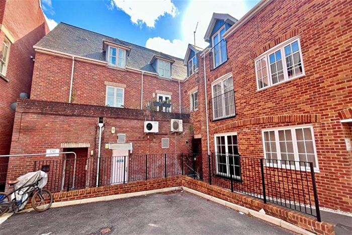 2 Bedroom Flat To Rent In Ashley Cross, BH14