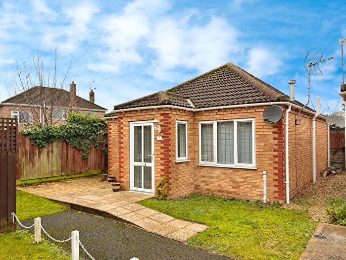 2 Bedroom Detached Bungalow For Sale In Swallow Gardens, Lincoln, LN6