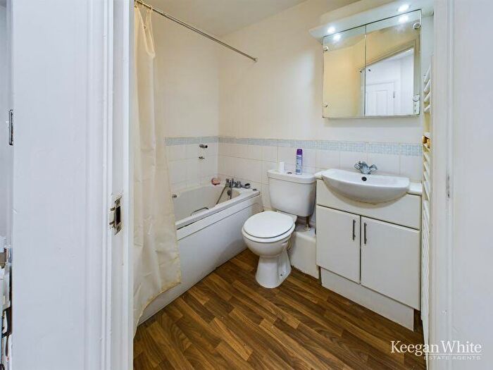 2 Bedroom Apartment For Sale In Spring Gardens Road, High Wycombe, HP13