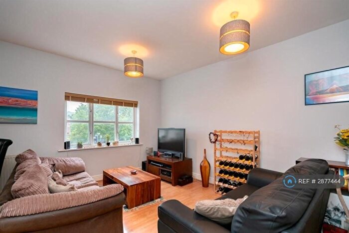 2 Bedroom Flat To Rent In High Street, Northchurch, Berkhamsted, HP4