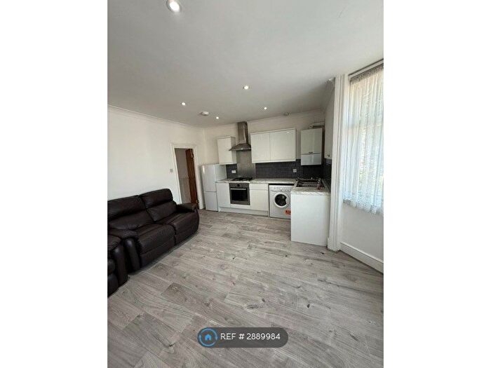 2 Bedroom Flat To Rent In Winchester Road, London, N9