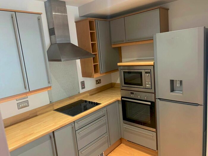 2 Bedroom Flat To Rent In The Aspect, City Centre, CF10