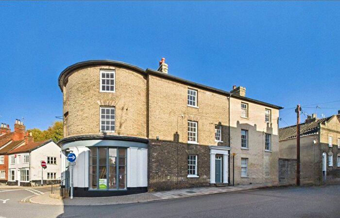 3 Bedroom Flat For Sale In St. Johns Street, Woodbridge, Suffolk, IP12