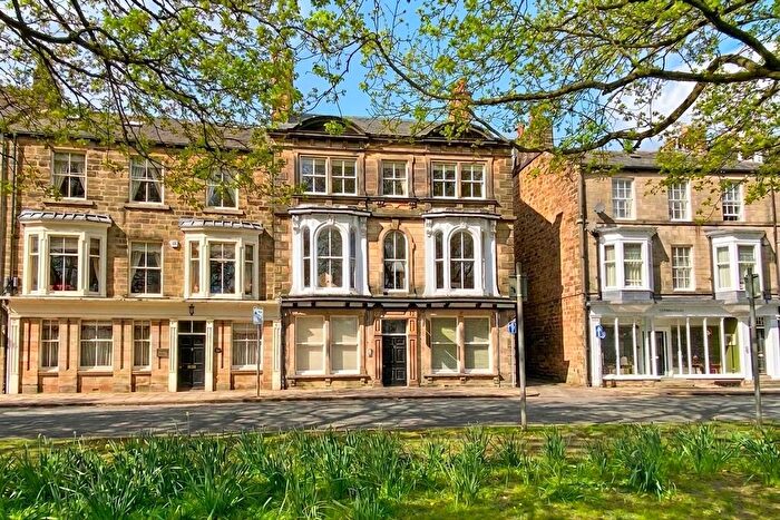 1 Bedroom Flat For Sale In Regent Parade, Moss Grange, HG1